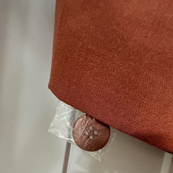 Y2K Cropped Blazer. Burnt sierra. Sexy look. Preppy but cool. Gorgeous color. - Picture 12 of 15